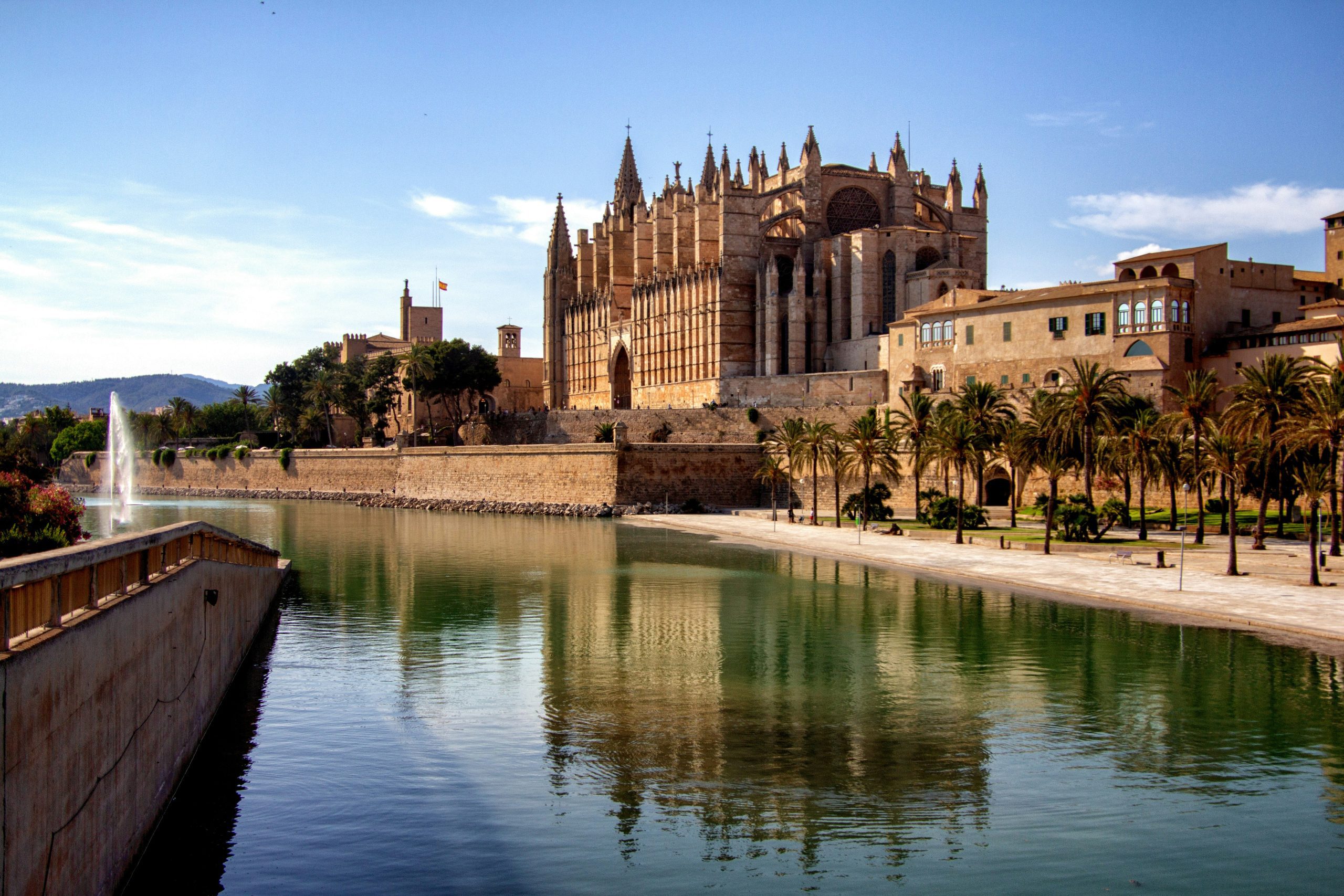 Palma Cathedral (La Seu) reflected in Parc de la Mar, Mallorca